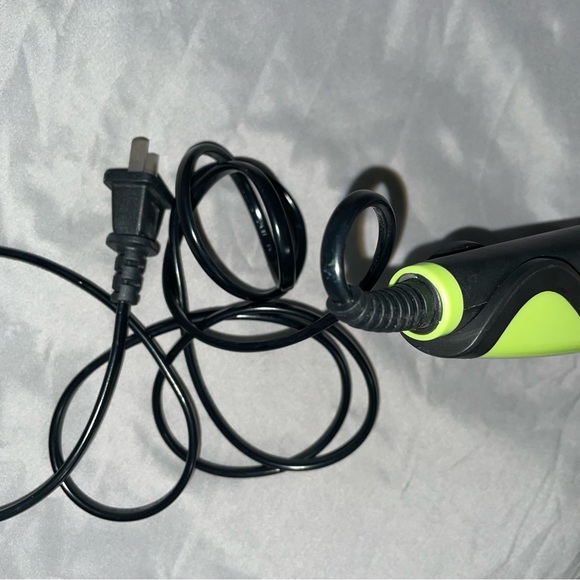 Convenient Easy-to-Use Professional Hair Strengthener Flat Iron - Picture 2 of 8